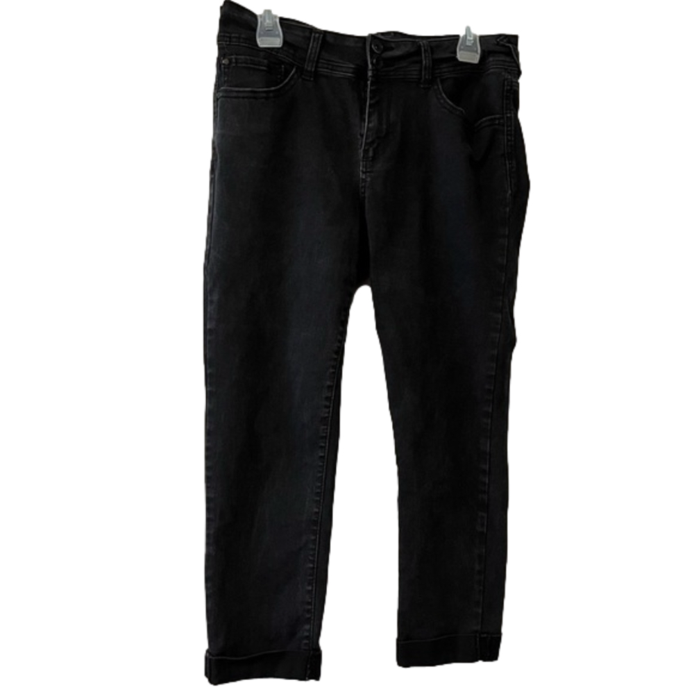 Size 13 Wallflower Cropped Jean With Cuffed Hem